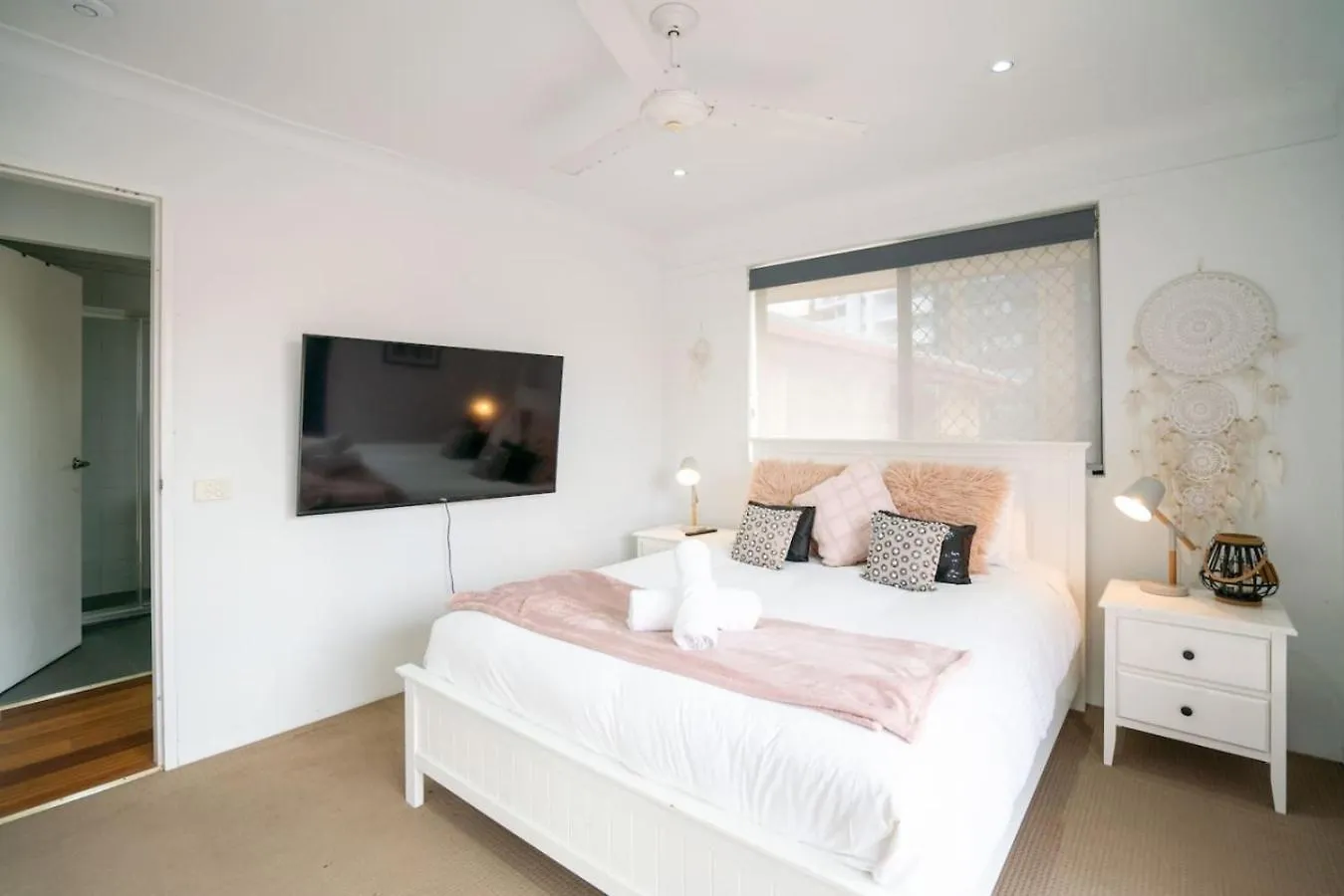 2867Hps The Marine In Palm Beach Central 2B Apartment Gold Coast