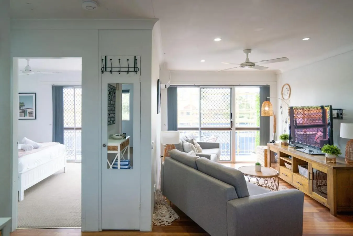 2867Hps The Marine In Palm Beach Central 2B Apartment Gold Coast