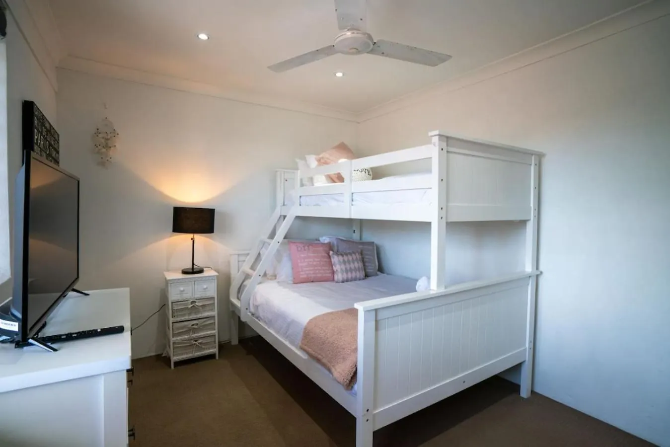 2867Hps The Marine In Palm Beach Central 2B Apartment Gold Coast 0*,