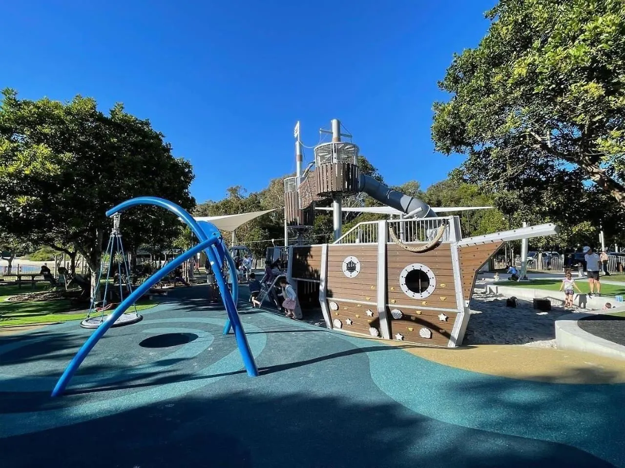 2867Hps The Marine In Palm Beach Central 2B Apartment Gold Coast